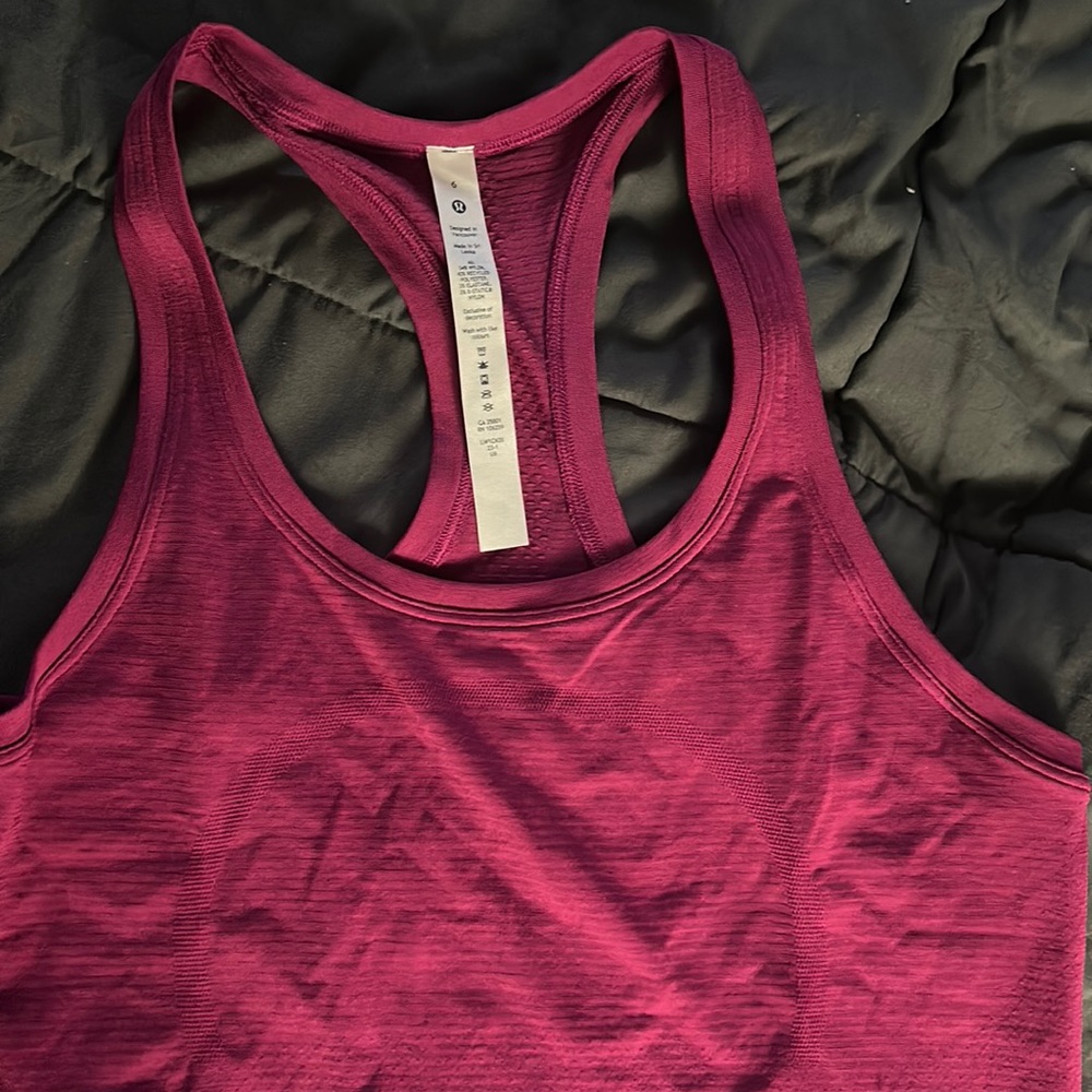 NWOT swiftly tech 2.0 crop tank